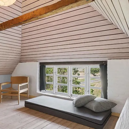 Idyllic Half-timbered House For 10 Guests * Kettinge