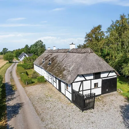 Idyllic Half-timbered House For 10 Guests * Kettinge