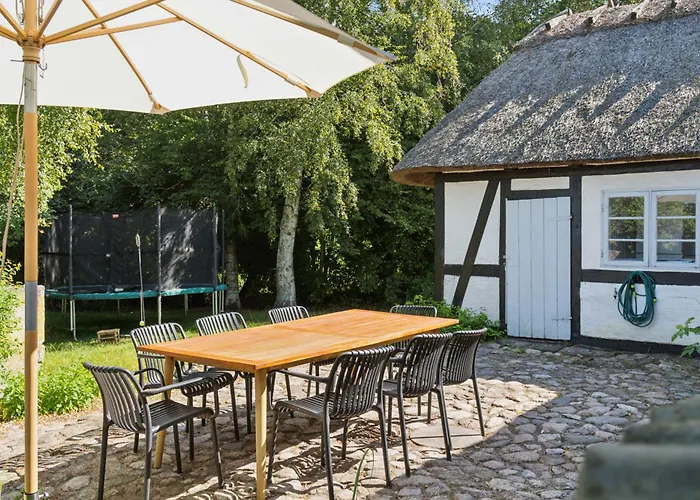 Idyllic Half-timbered House For 10 Guests 別荘 Kettinge