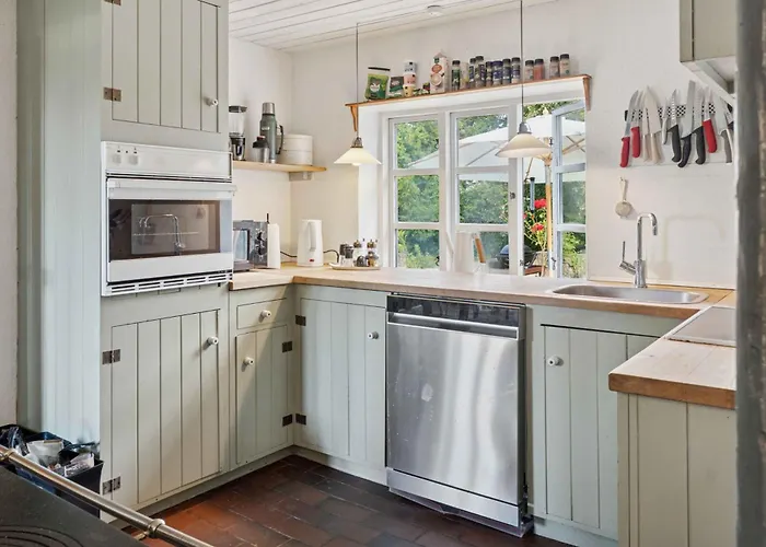 Idyllic Half-timbered House For 10 Guests * Kettinge
