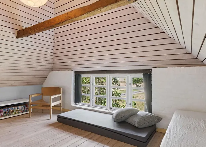Idyllic Half-timbered House For 10 Guests * Kettinge